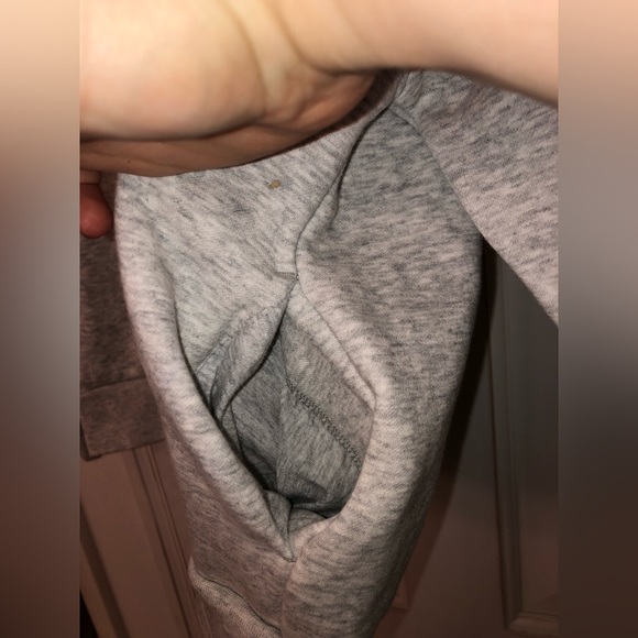 🔥🩶Like New! Fabletics Oversized Sweatshirt🩶 - Picture 3 of 5